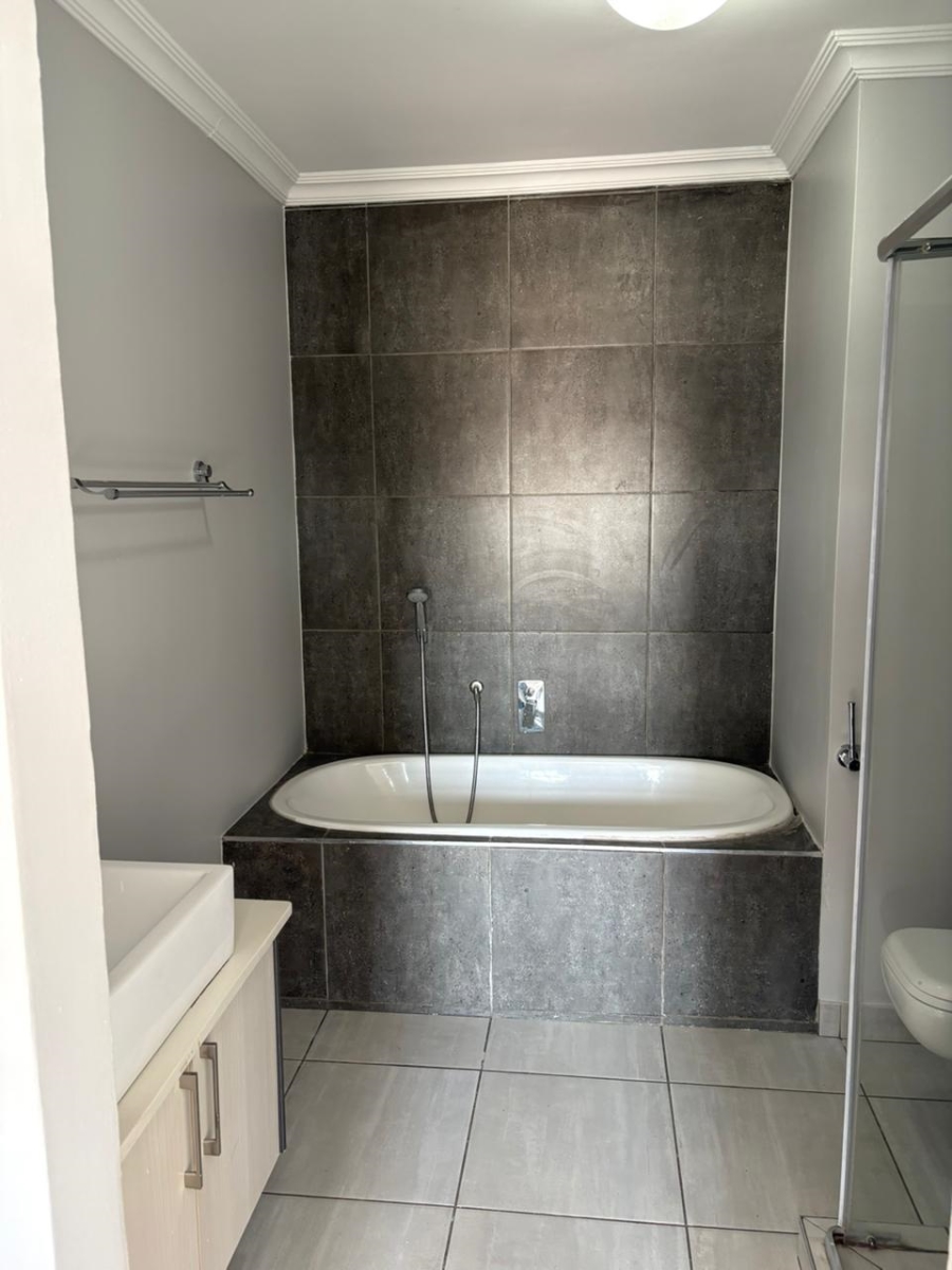 To Let 2 Bedroom Property for Rent in Melodie North West